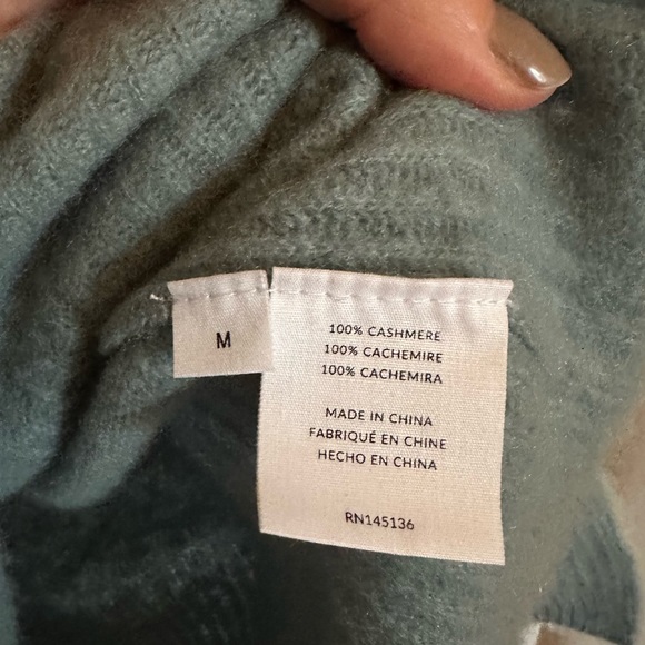 Project Naadam 100% Cashmere Light Blue Sweater size medium - Picture 6 of 8